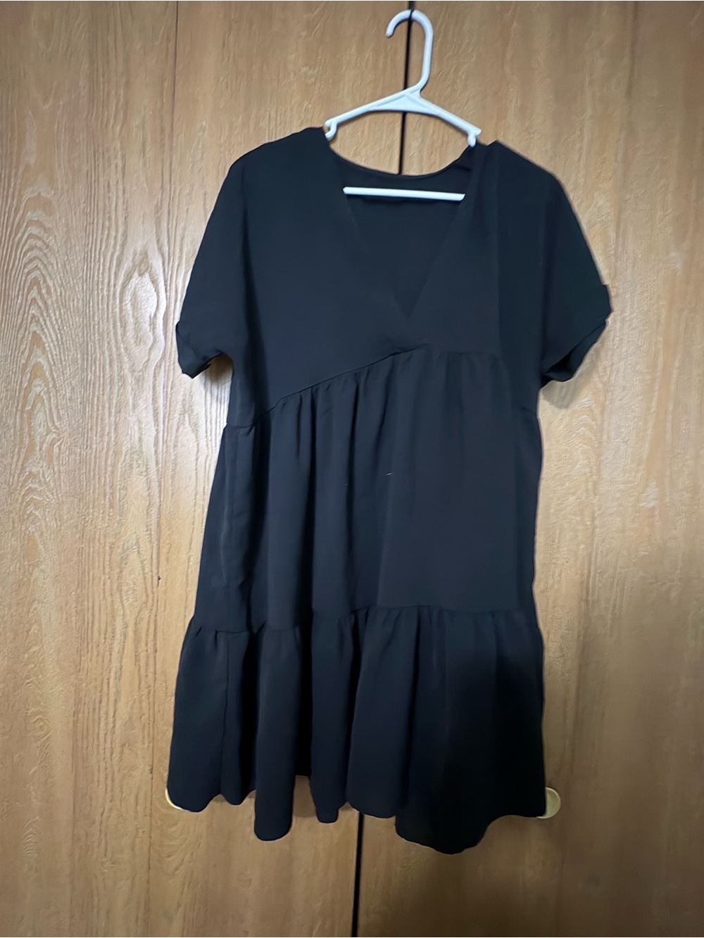 SHEIN Black V-Neck Short Sleeve Tiered Mini Dress